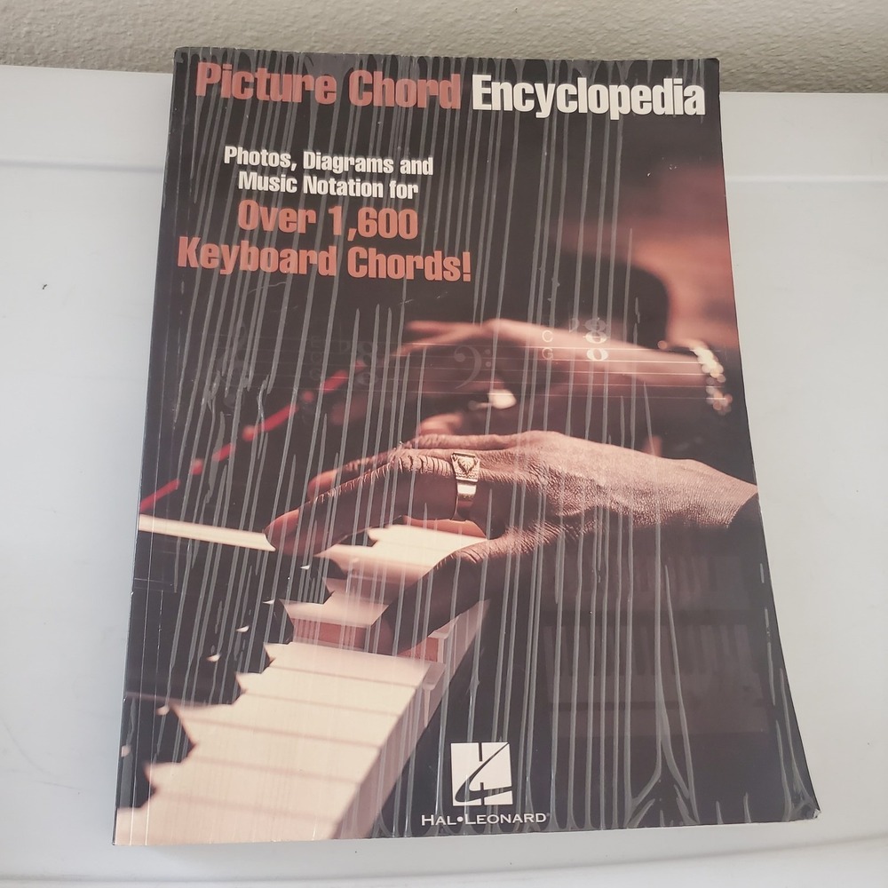 Hal Leonard Picture Chord Encyclopedia Over 1,600 Keyboard Chords Book